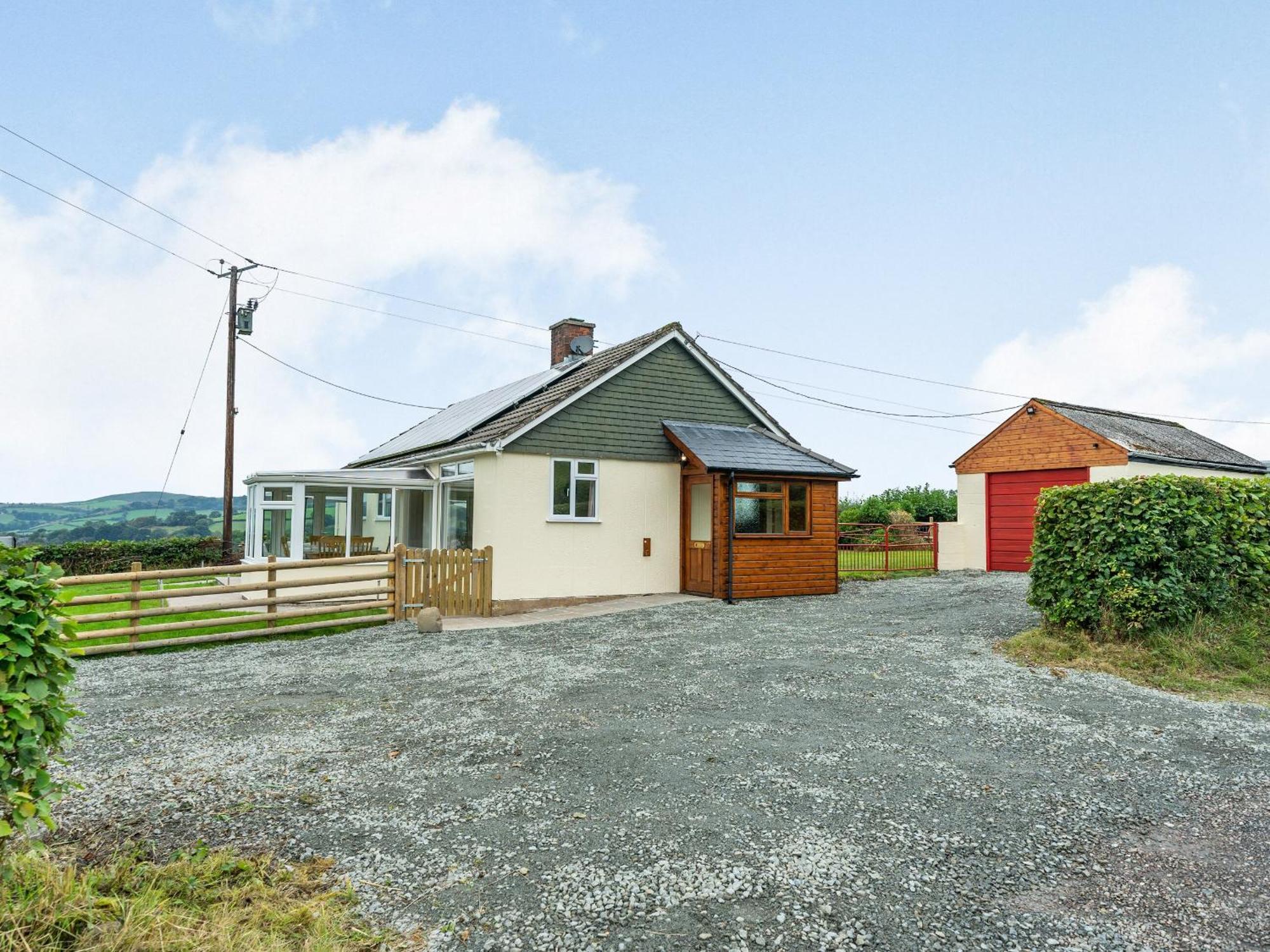 Meadowcroft Vila Bettws Disserth Exterior foto