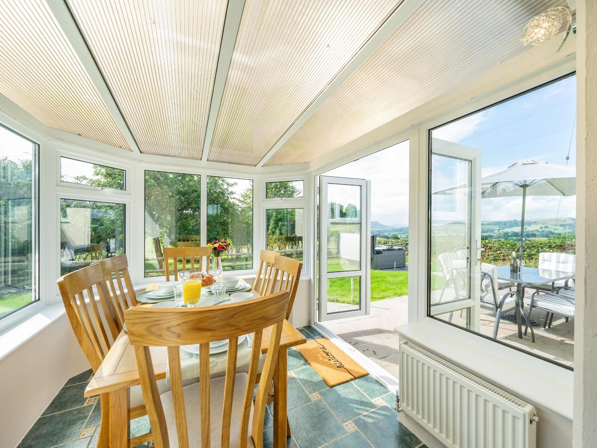 Meadowcroft Vila Bettws Disserth Exterior foto